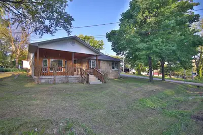 Image de Rock House Retreat - 2 miles from Spring River! Walking distance to restaurants!