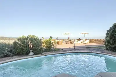Image de Maison de vacances privée avec bain à remous, climatisation, piscine privée, Wifi, Tv, terrasse