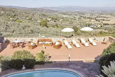 Image de Maison de vacances privée avec Wifi, bain à remous, piscine privée, climatisation, Tv, terrasse