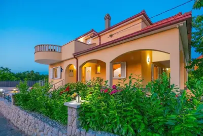 Image de Maison de vacances Sestanovac pour 1 - 10 personnes avec 5 chambres à coucher - Maison mitoyenne