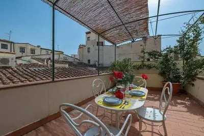 Image de Belvedere, appartement de 95 m² à quelques pas de la basilique de Santa Croce, à Florence.