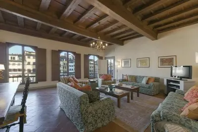 Image de Medici Suite : Appartement de 235 m², élégant et raffiné, à quelques pas de la Basilique Sa. . .