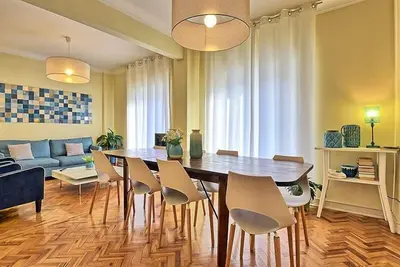 Image de Appartement de vacances pour 11 personnes  + 1 enfant env. 100 qmà Lisbonne, Região de Lisboa (Côte de Lisbonne)