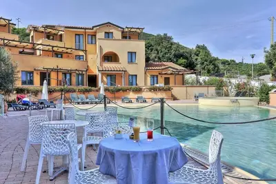 Image de Appartement de vacances \"La Pergola al Cavo\" avec vue sur mer, piscine et terrasse