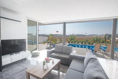 Image de Maison de vacances Paralimni pour 1 - 6 personnes avec 3 chambres à coucher - Maison de vacances
