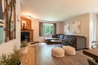 Image de Maison sur le Golf avec Accès Piscine - Aiglon 1717 | 10 min de Tremblant Resort