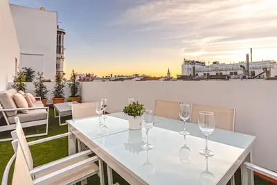 Image de Magnificent 2 Bd Duplex with private terrace. Recaredo Ix