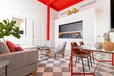 Image de Magnificent apartment near city center. San Laureano Ii