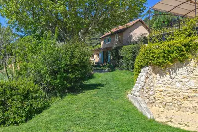 Image de La Source - 3* Gîte à l'Oustaou du Luberon