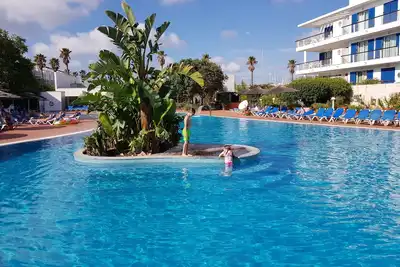 Image de Spacious Marina Apartment lovely balcony view, near to pool, WiFi & Uk Tv