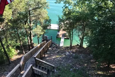 Image de Beautiful Norris Lake Front A-Frame with Private Dock in Speedwell, Tn.