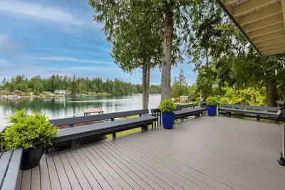 Image de Waterfront home with Private Dock, Lake Toys, Ev Charger at Lost Lake