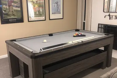 Image de Perfect for families! Pool and year round lake views.