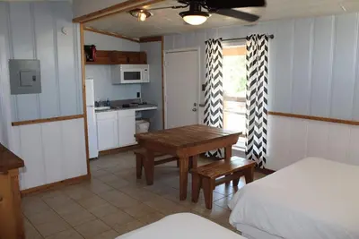 Image de Bungalow #11 at Possum Kingdom Lake