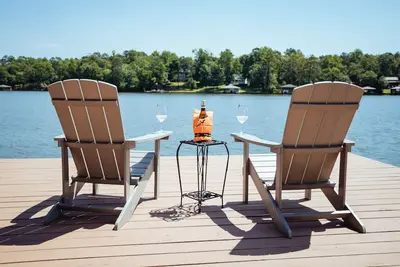 Image de Fabulous 4-Br, 2. 5 Bath Lakefront Home with Outstanding Amenities