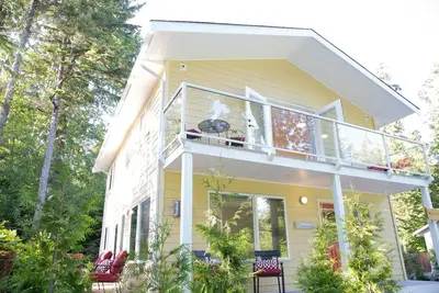 Image de Tofino Hummingbird Cottage: Across from Chesterman Beach -\"Serenity by the Sea\"
