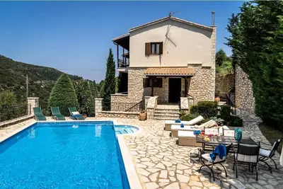 Luxurious Pool Villa Kavalos (6-11people)