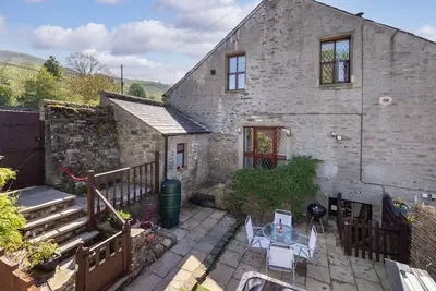 Ramblers Retreat, pet friendly, with hot tub in Settle
