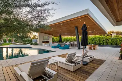 Image de Live the High Life - Lavish Scottsdale Home