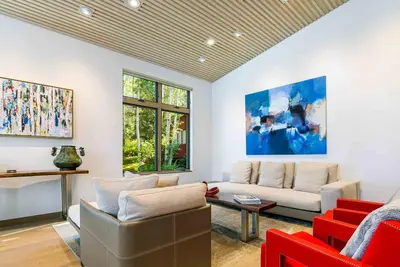 Image de Modern Mountain Home by InvitedHome | Golf, Hike, Hot Tub, Game Room