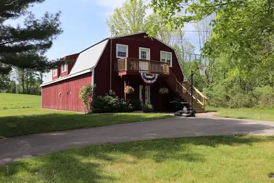 Image de Breezy Acres Farm Apt 1- large yard, fire pit, game room near Cooperstown