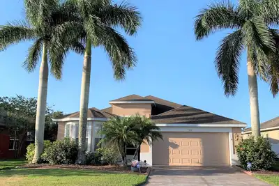 Image de Luxury Lakeside Villa. À proximité des plages, Golf et Commerces