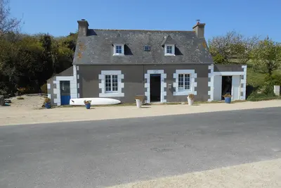 Image de Maison de douanier les pieds dans l'eau