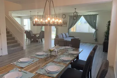 Image de Spacious and luxurious single house in a upscale community 10mins  to Uc Davis