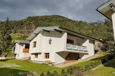 Image de Neu Renoviertes Ferienhaus Ahornli im Mölltal