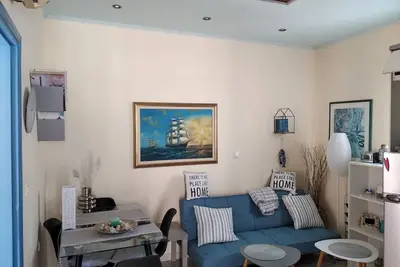 Image de Walk to the beach/Venitian Harbour 1 floor apt.