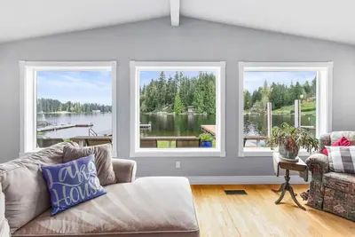 Image de Idyllic Lakeside Getaway - Hidden Gem.