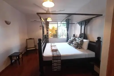 Image de exquisite 3 bedroom apartment walking distance to the beach