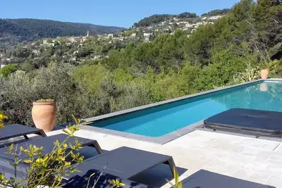 Image de Tres Belle Villa Avec Piscine Chauffee Vue Superbe Sur Bargemon Et Collines