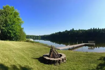 Image de An Oasis on Ostrander Lake!