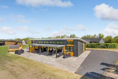 Image de Maison confortable de 5 chambres à.