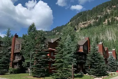 Image de Mountain getaway condo with view of the mountains, sleeps 4 to 5