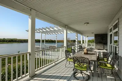 Image de Vineyard House and Private Lake