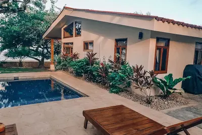 Image de Beachfront Paradise With Pool & Stunning Sunsets