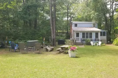 Image de Family cottage nestled in the pines, 7/10 mile to beach, . 5 to center of town