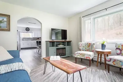 Image de Cedar Creek Cottage - Idyllic Setting and Dog Friendly!