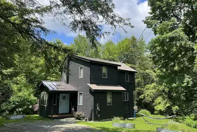 Image de Modern and Cozy retreat minutes from Stratton mt.