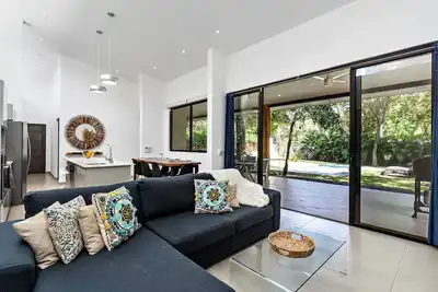 Image de Brand New Luxury Private Whole Home minutes to Playa Tamarindo