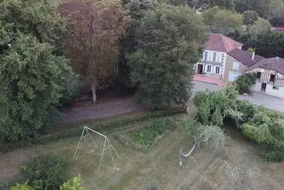 Image de Maison ancienne de campagne avec piscine
