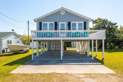 Image de Almost Phamily! - 2 bedroom cottage in Atlantic Beach
