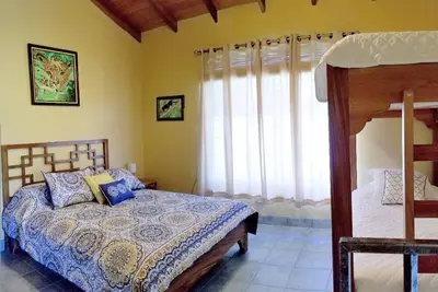 Image de Boutique Hotel, 5 minutes from the beach, has 5 Villas, & is great for families.