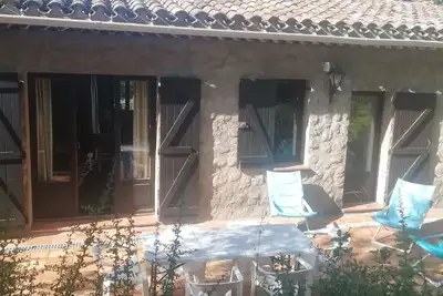 Image de Villa provençale avec piscine en pleine nature