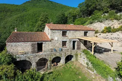 Image de Grand mas catalan en pleine nature avec piscine, calme et vue sur les montagnes