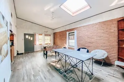 Image de Middle of Dallas/Fort Worth! World Series, Rangers, Cowboys, Mavs, Concerts! !