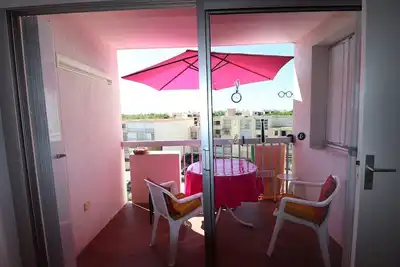 Image de 2 pièces Cabine belle terrasse Sud proche mer commerces