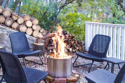 Image de Just 2 Miles To Downtown! Grill | Firepit | 4k Tv
